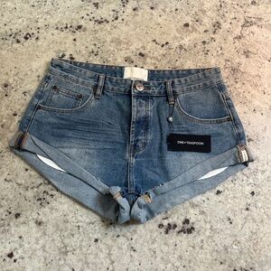 One Teaspoon shorts US sz 29/7
Brand new with tags!!